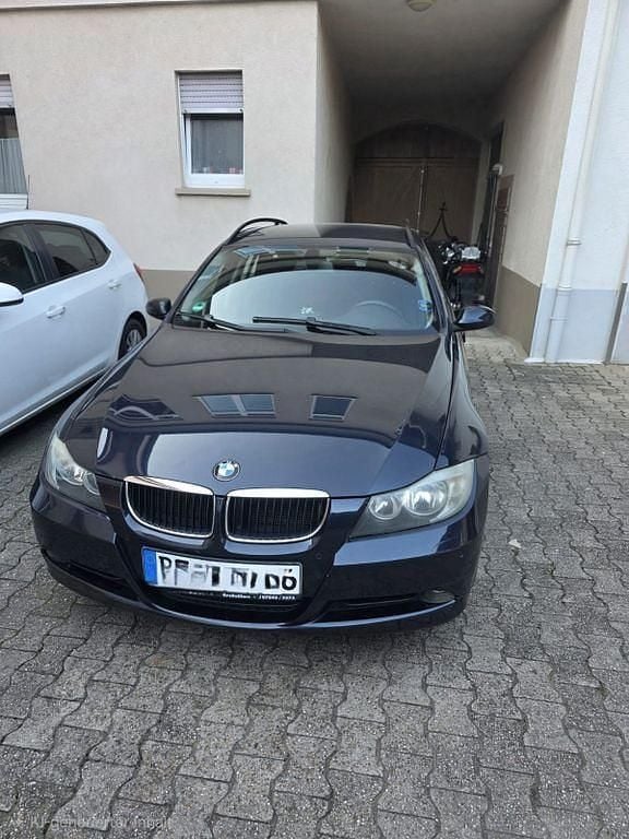 Gebraucht BMW 320 150 PS (110 kW) 2005 Blau Limousine