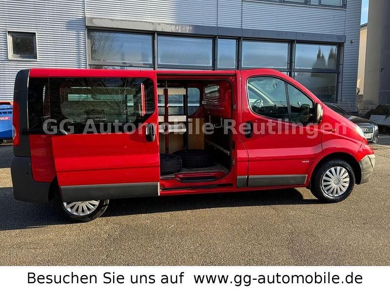 Gebraucht Opel Vivaro 114 PS (83 kW) 2013 Rot Van / Kleinbus