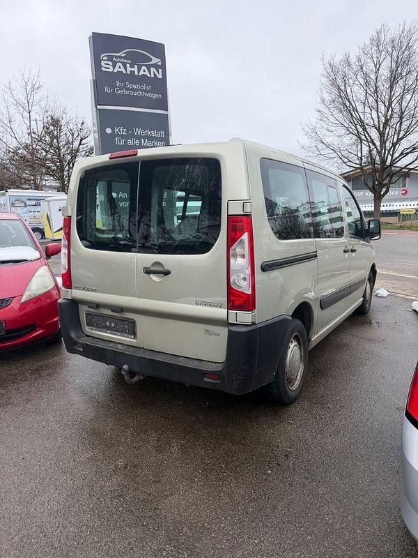Gebraucht Peugeot TePee 90 PS (66 kW) 2010 Gold Van / Kleinbus