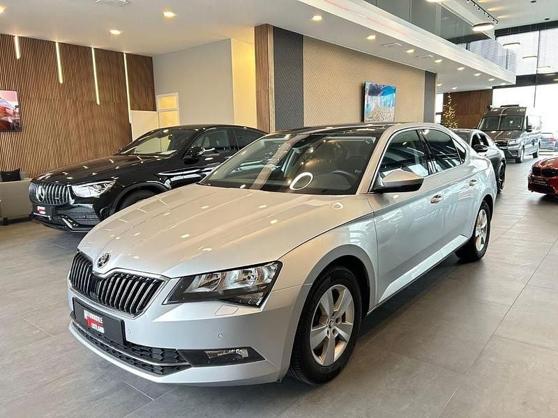 Gebraucht Skoda Superb Ambition 150 PS (110 kW) 2018 Silber Limousine
