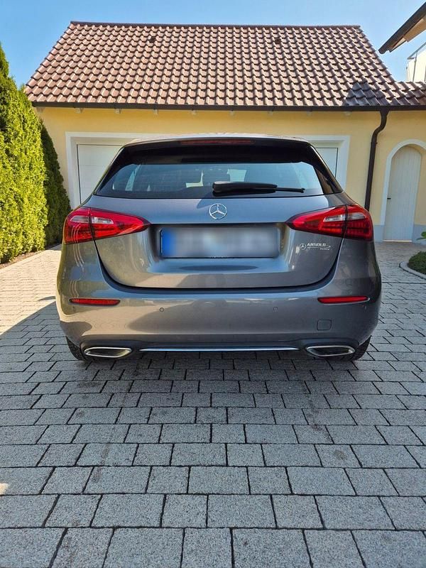Gebraucht Mercedes A180 136 PS (100 kW) 2020 Grau Kleinwagen