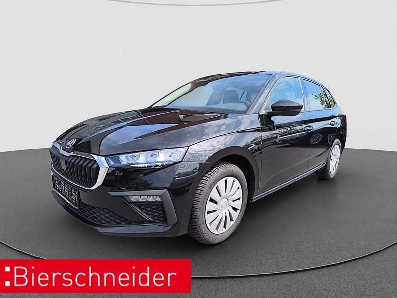 Schwarzmagic perleffekt (metallic) Gebraucht 2024 Skoda Scala Essence Kleinwagen | 18.490 € (Guter Preis) - Bild 1/3