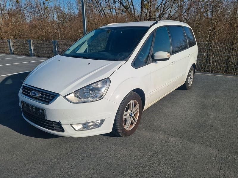 Gebraucht Ford Galaxy Champions Edition 163 PS (119 kW) 2013 Weiß Van / Kleinbus