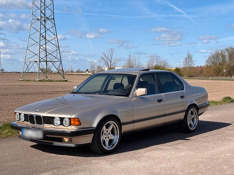 Gebraucht BMW 730 188 PS (138 kW) 1992 Beige Limousine