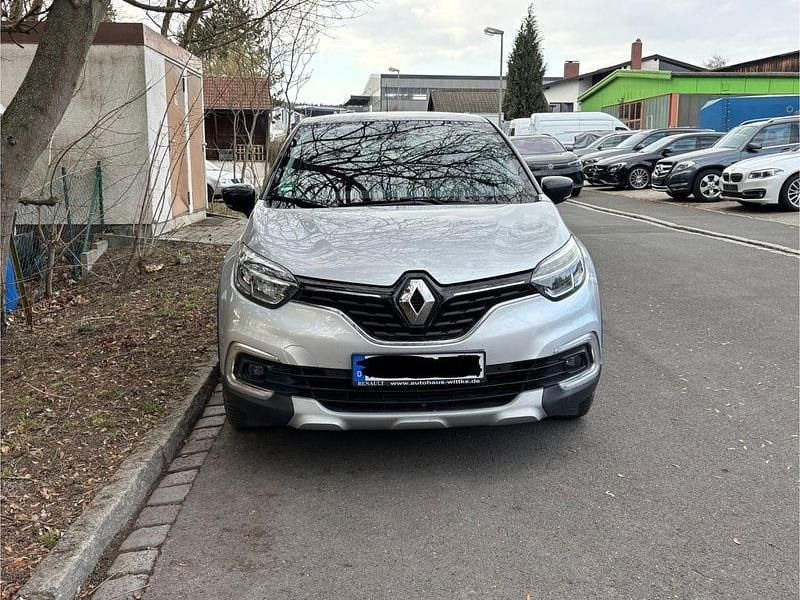 Gebraucht Renault Captur Collection 131 PS (96 kW) 2019 Silber SUV