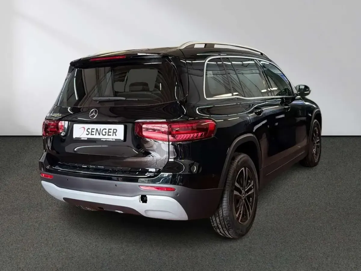 Gebraucht Mercedes GLB200 Advanced 150 PS (110 kW) 2026 Unilack nachtschwarz SUV