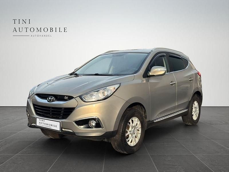 Silber Gebraucht 2010 Hyundai ix35 Style SUV | 7.999 € - Bild 1/4