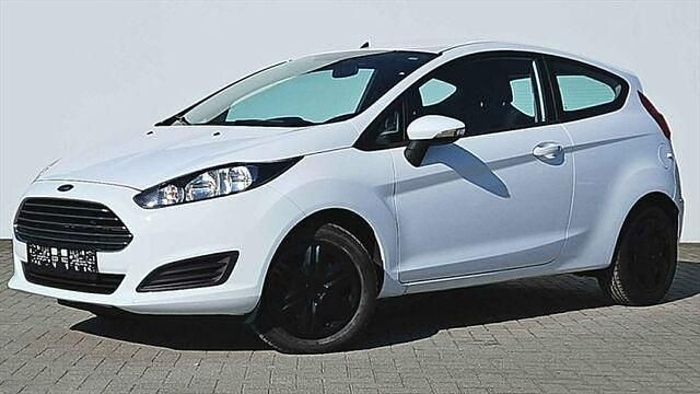 Gebraucht Ford Fiesta 101 PS (74 kW) 2013 Weiss / uni Kleinwagen