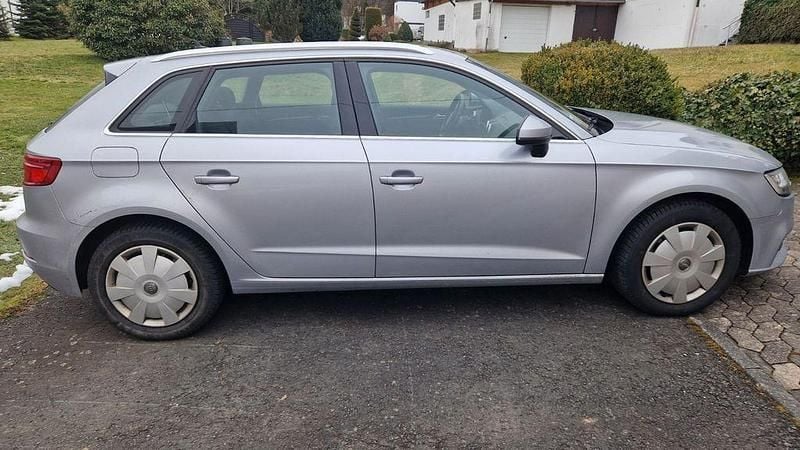 Gebraucht Audi A3 Comfort 131 PS (96 kW) 2020 Silber Limousine