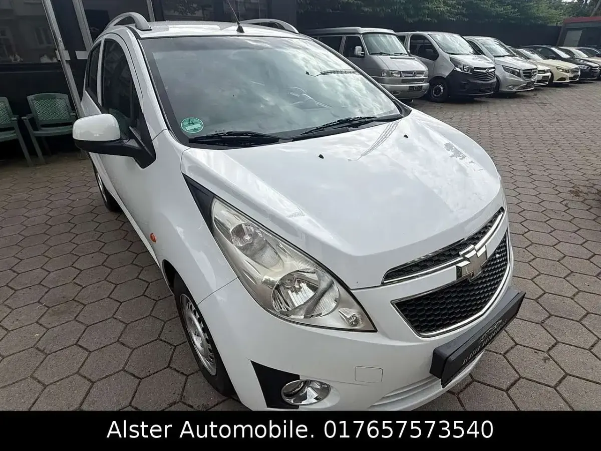 Gebraucht Chevrolet Spark 82 PS (60 kW) 2011 Weiß Kleinwagen