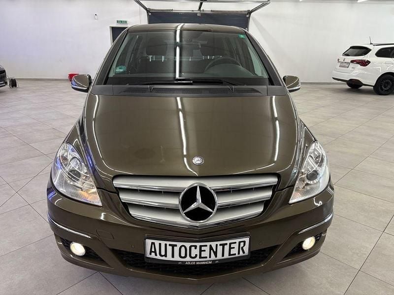 Gebraucht Mercedes B170 116 PS (85 kW) 2009 Braun Van / Kleinbus