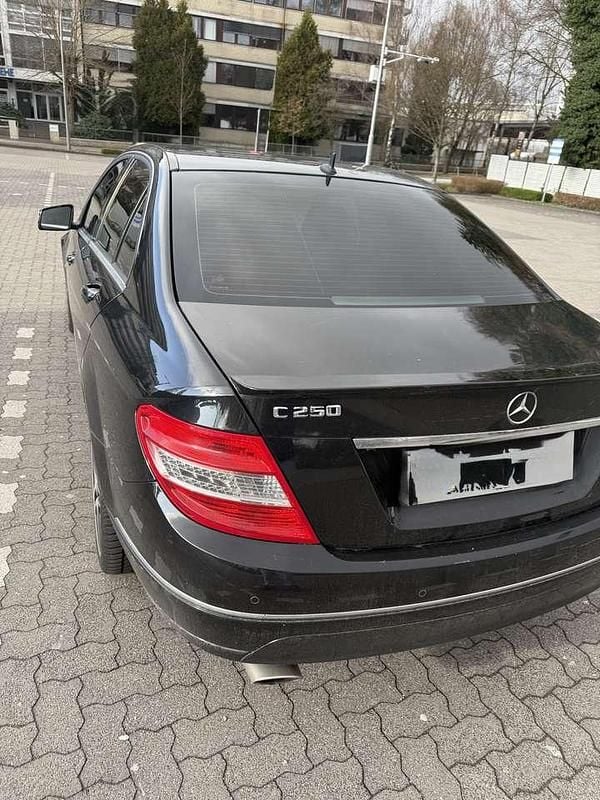 Gebraucht Mercedes C250 204 PS (150 kW) 2011 Limousine