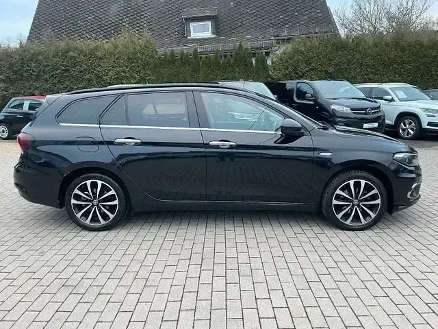Gebraucht Fiat Tipo Lounge 120 PS (88 kW) 2018 Schwarz Limousine