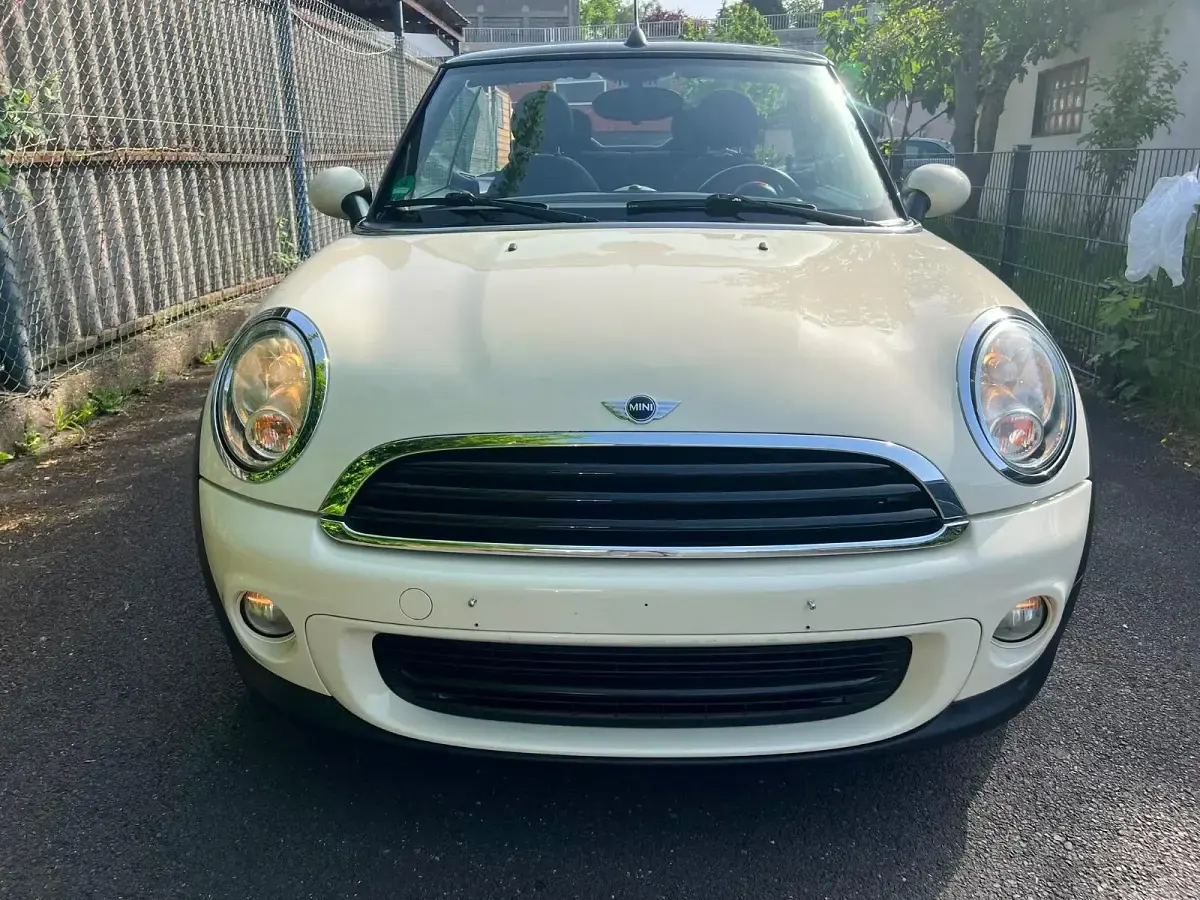 Gebraucht Mini One Cabriolet 98 PS (72 kW) 2011 Weiß Cabrio