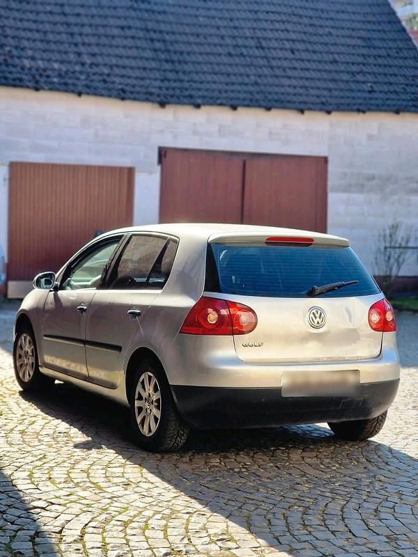 Gebraucht VW Golf IV 75 PS (55 kW) 2004 Silber Kleinwagen