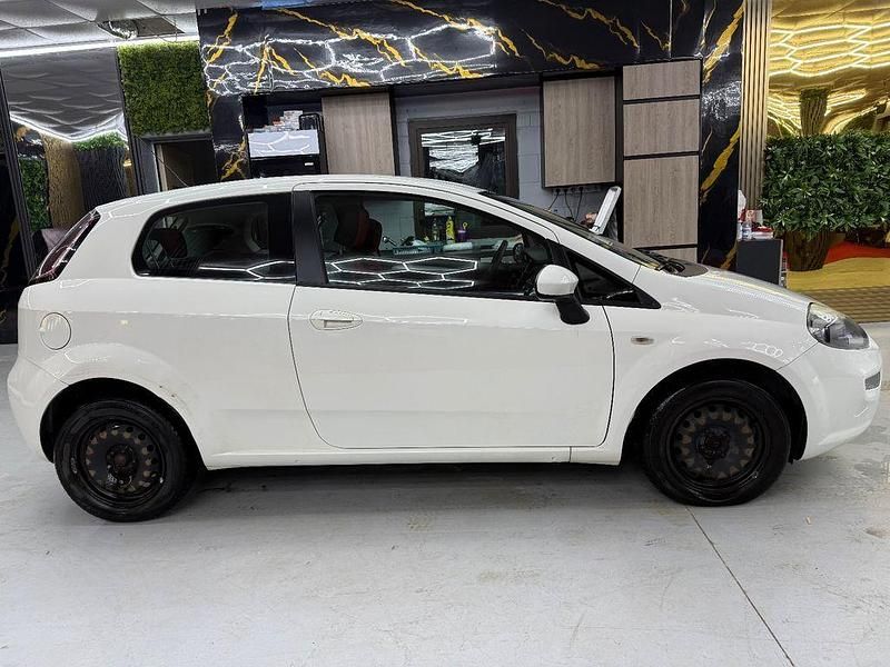 Gebraucht Fiat Punto Pop 84 PS (61 kW) 2012 Limousine