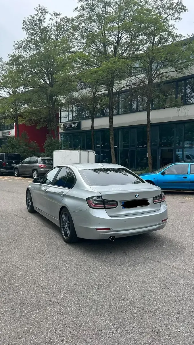 Gebraucht BMW 316 119 PS (87 kW) 2013 Silber Limousine