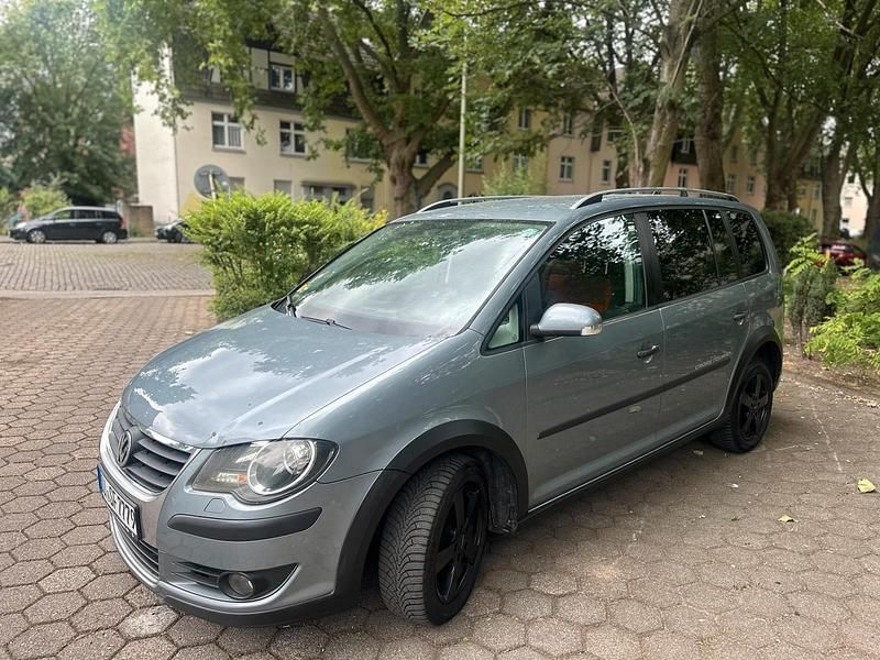 Silber Gebraucht 2008 VW Touran Cross Van / Kleinbus | 3.600 € (Fairer Preis) - Bild 1/4