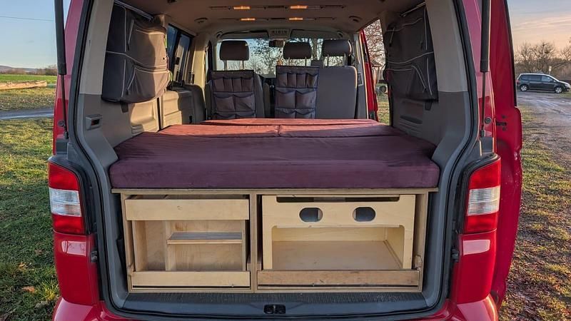 Gebraucht VW T5 130 PS (95 kW) 2006 Rot Van