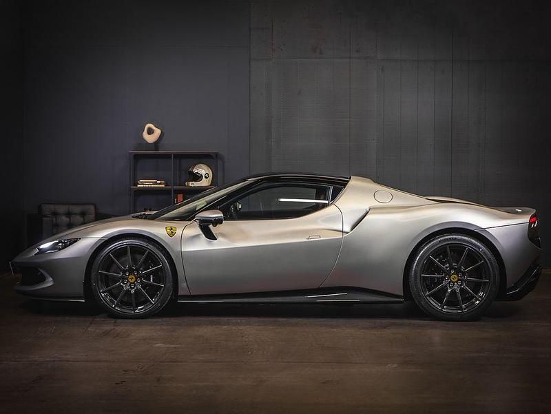 Gebraucht Ferrari 296 829 PS (609 kW) 2023 Silber