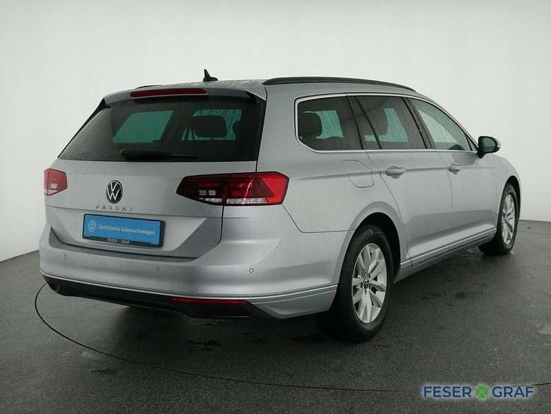Gebraucht VW Passat Business 150 PS (110 kW) 2023 Scale silver metallic Kombi