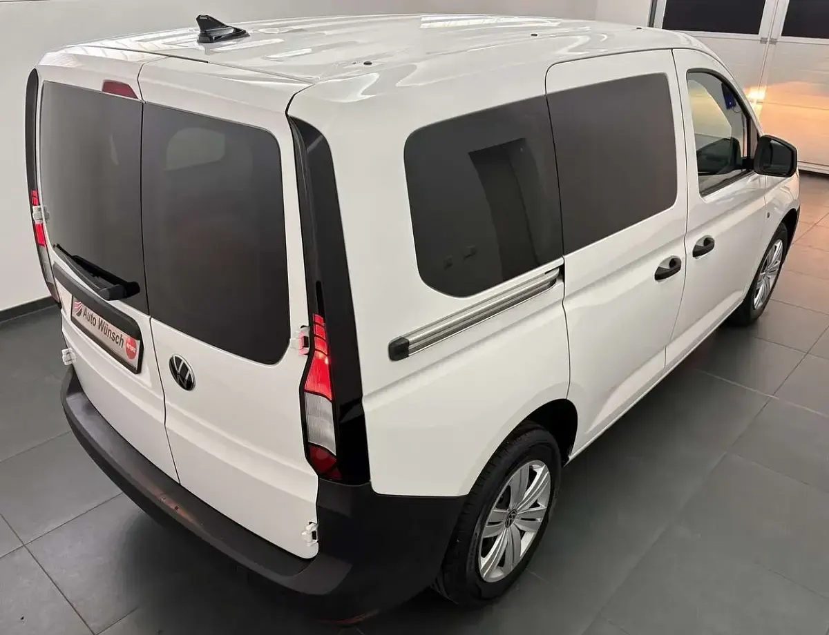 Gebraucht VW Caddy 75 PS (55 kW) 2022 Weiß Van / Kleinbus