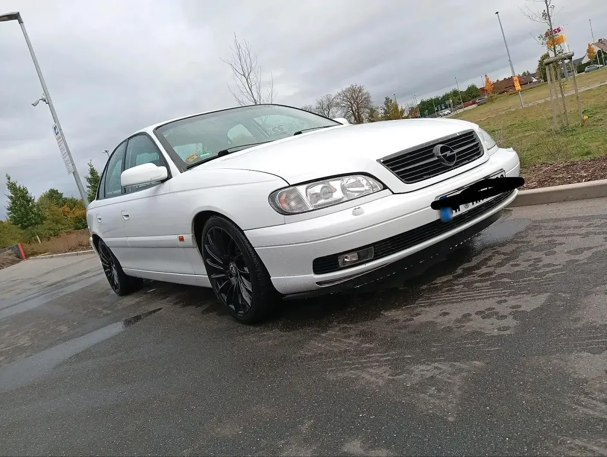Gebraucht Opel Omega 211 PS (155 kW) 2000 Weiß Limousine
