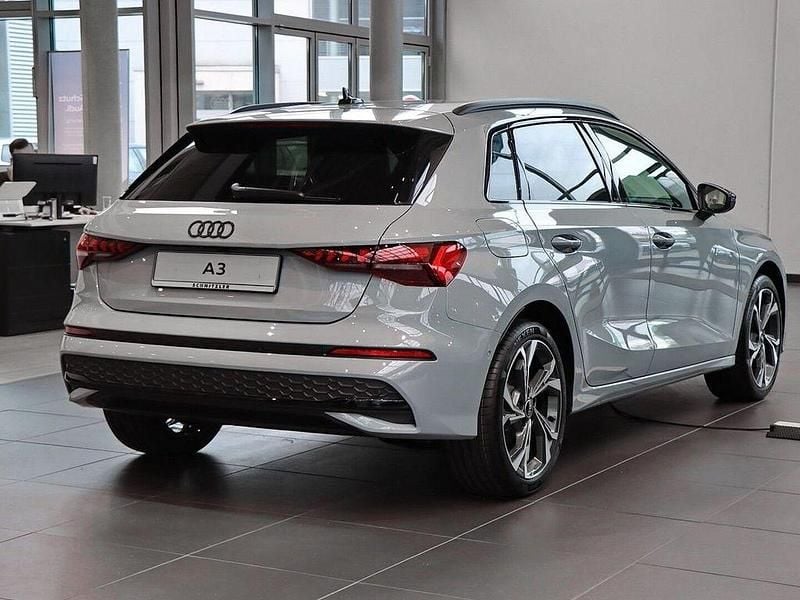 Neu Audi A3 S-Line 150 PS (110 kW) 2025 Weiß Limousine