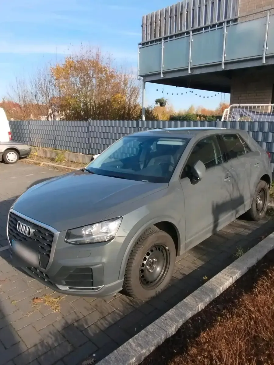 Gebraucht Audi Q2 116 PS (85 kW) 2017 Grau SUV