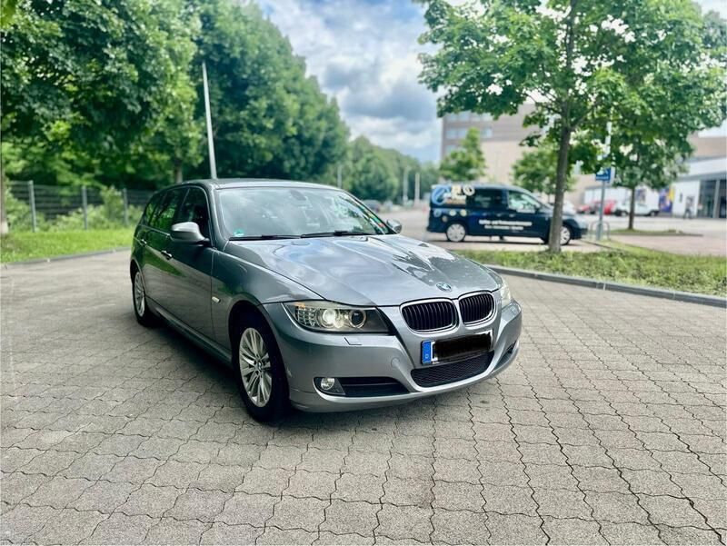 Grau Gebraucht 2012 BMW 318 Kombi | 5.899 € (Guter Preis) - Bild 1/4