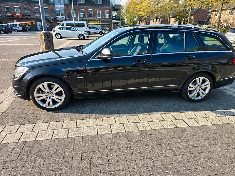 Gebraucht Mercedes C320 224 PS (164 kW) 2008 Schwarz Limousine
