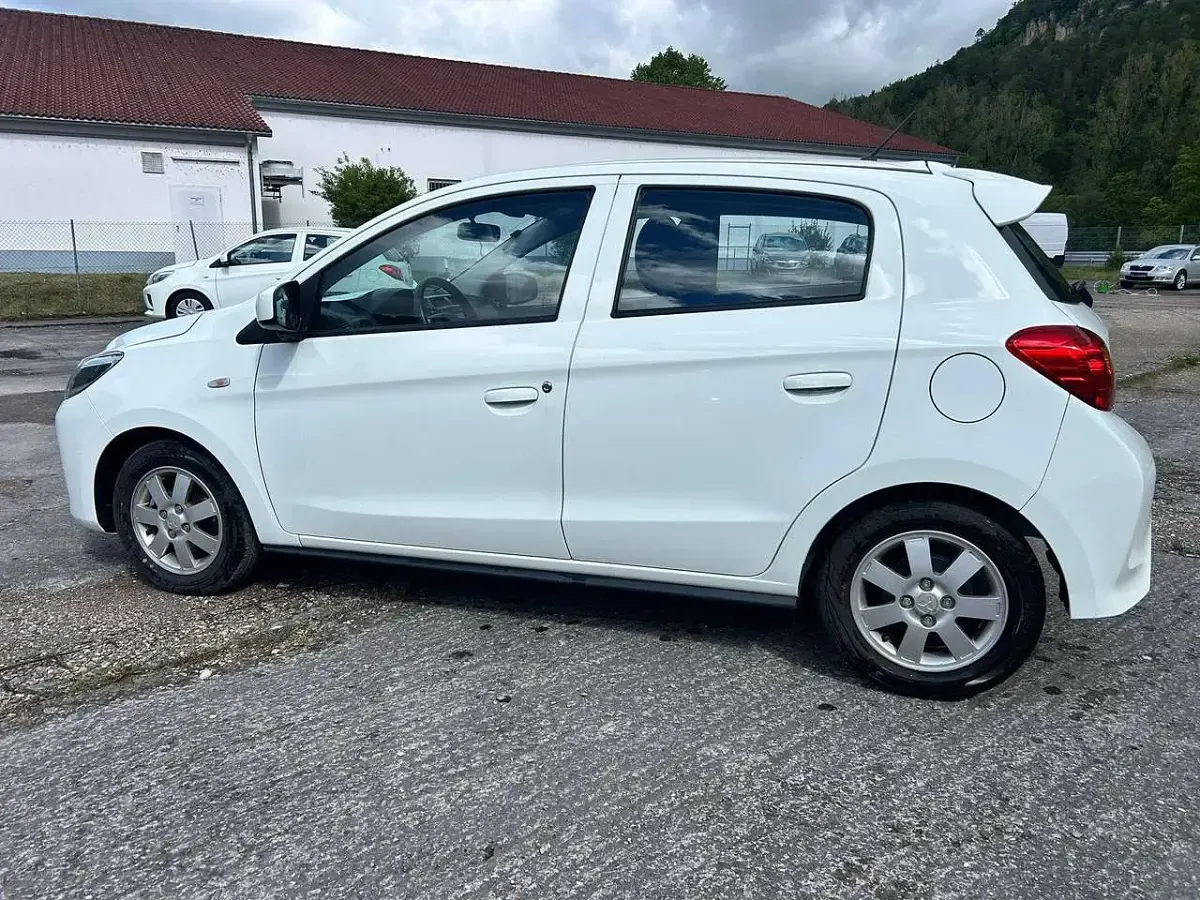 Gebraucht Mitsubishi Space Star Select 71 PS (52 kW) 2023 Islandweiss (s) Kleinwagen