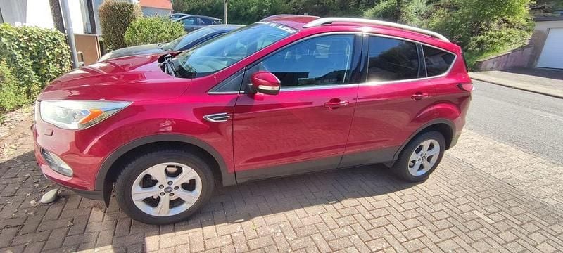 Second-hand Ford Kuga 150 CP (110 kW) 2017 Roșu SUV