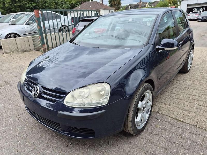 Blau Gebraucht 2004 VW Golf V Trendline Limousine | 2.599 € (Guter Preis) - Bild 1/4