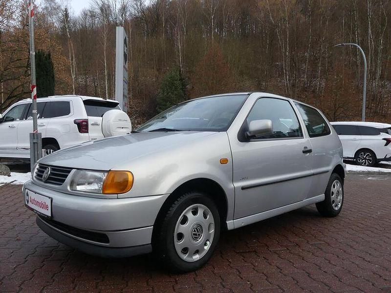 Silber Gebraucht 1999 VW Polo Kleinwagen | 4.990 € - Bild 1/4
