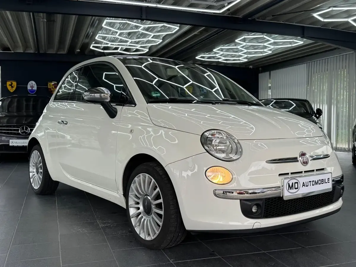 Gebraucht Fiat 500 Lounge 69 PS (50 kW) 2012 Weiß Kleinwagen