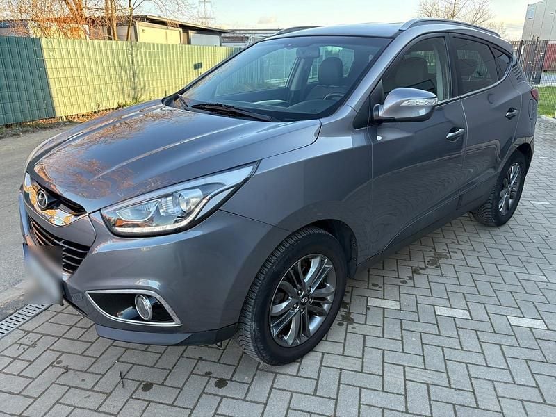 Gebraucht Hyundai Tucson 115 PS (84 kW) 2015 Grau SUV
