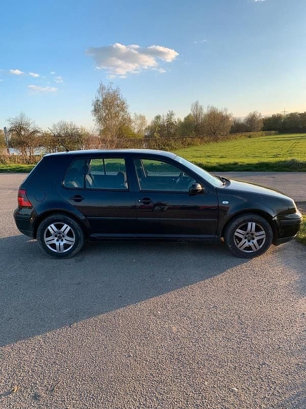Gebraucht VW Golf IV 101 PS (74 kW) 2000 Schwarz Kleinwagen