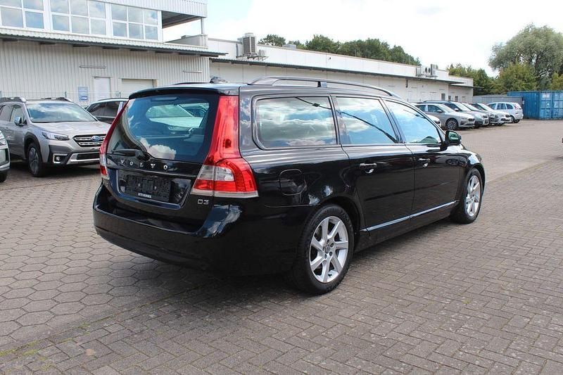 Gebraucht Volvo V70 136 PS (100 kW) 2015 Schwarz Kombi