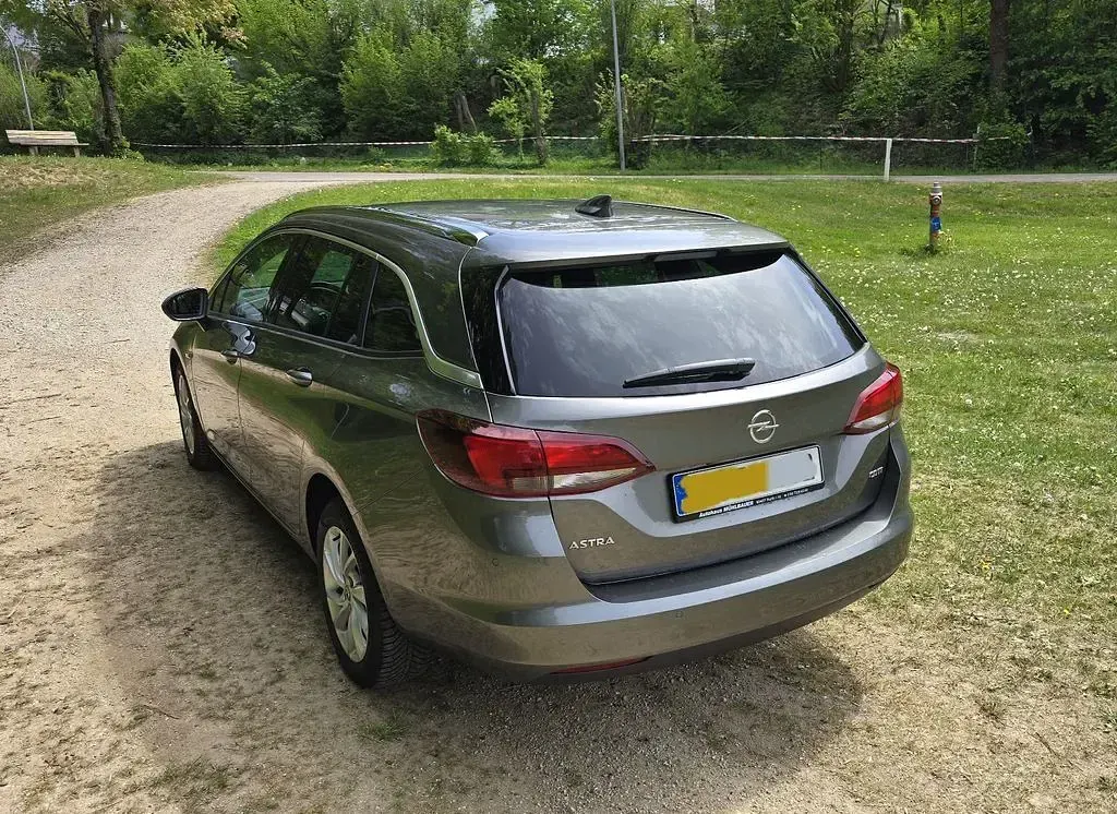 Gebraucht Opel Astra 136 PS (100 kW) 2018 Grau Kombi