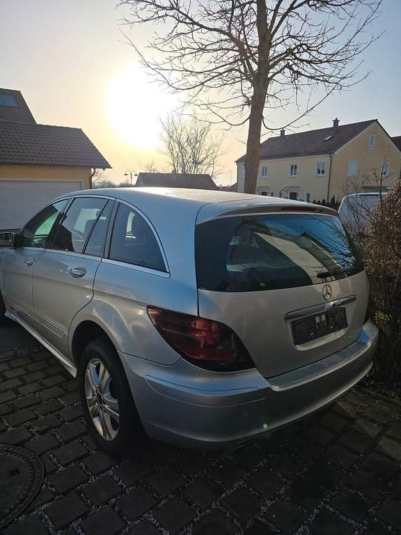 Gebraucht Mercedes R320 224 PS (164 kW) 2007 Silber Van / Kleinbus