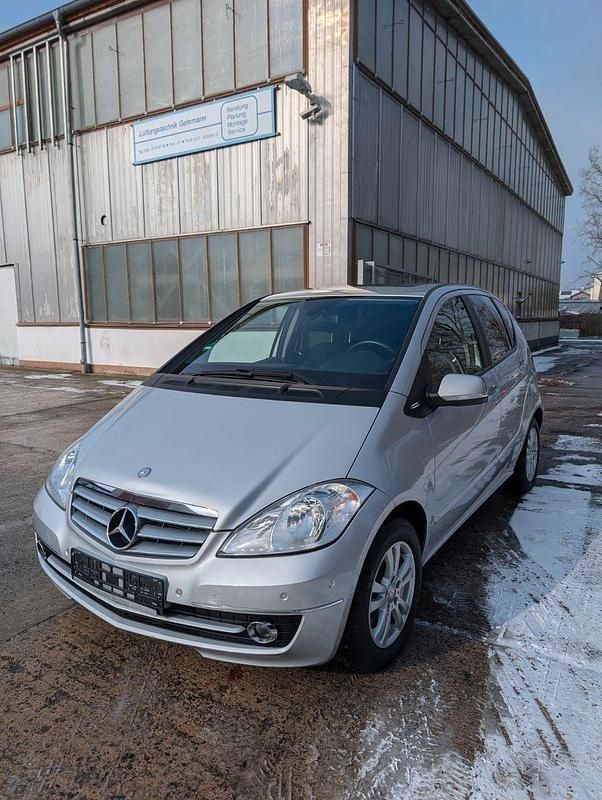 Gebraucht Mercedes A150 95 PS (69 kW) 2009 Silber Limousine