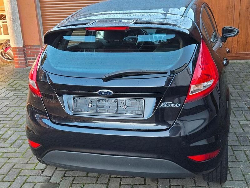 Gebraucht Ford Fiesta Champions Edition 82 PS (60 kW) 2012 Schwarz Kleinwagen