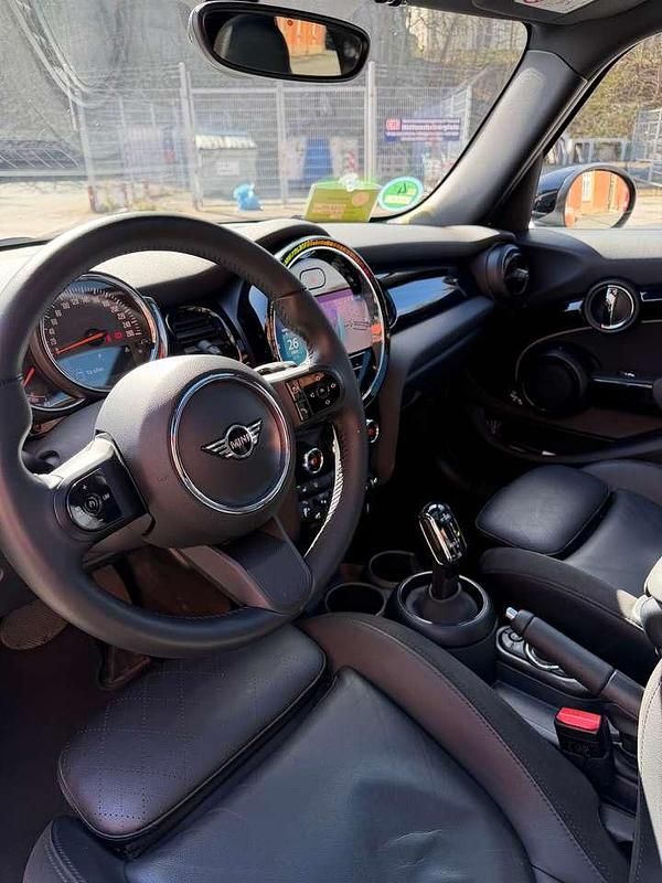 Gebraucht Mini Cooper Classic 136 PS (100 kW) 2022 Schwarz Kleinwagen