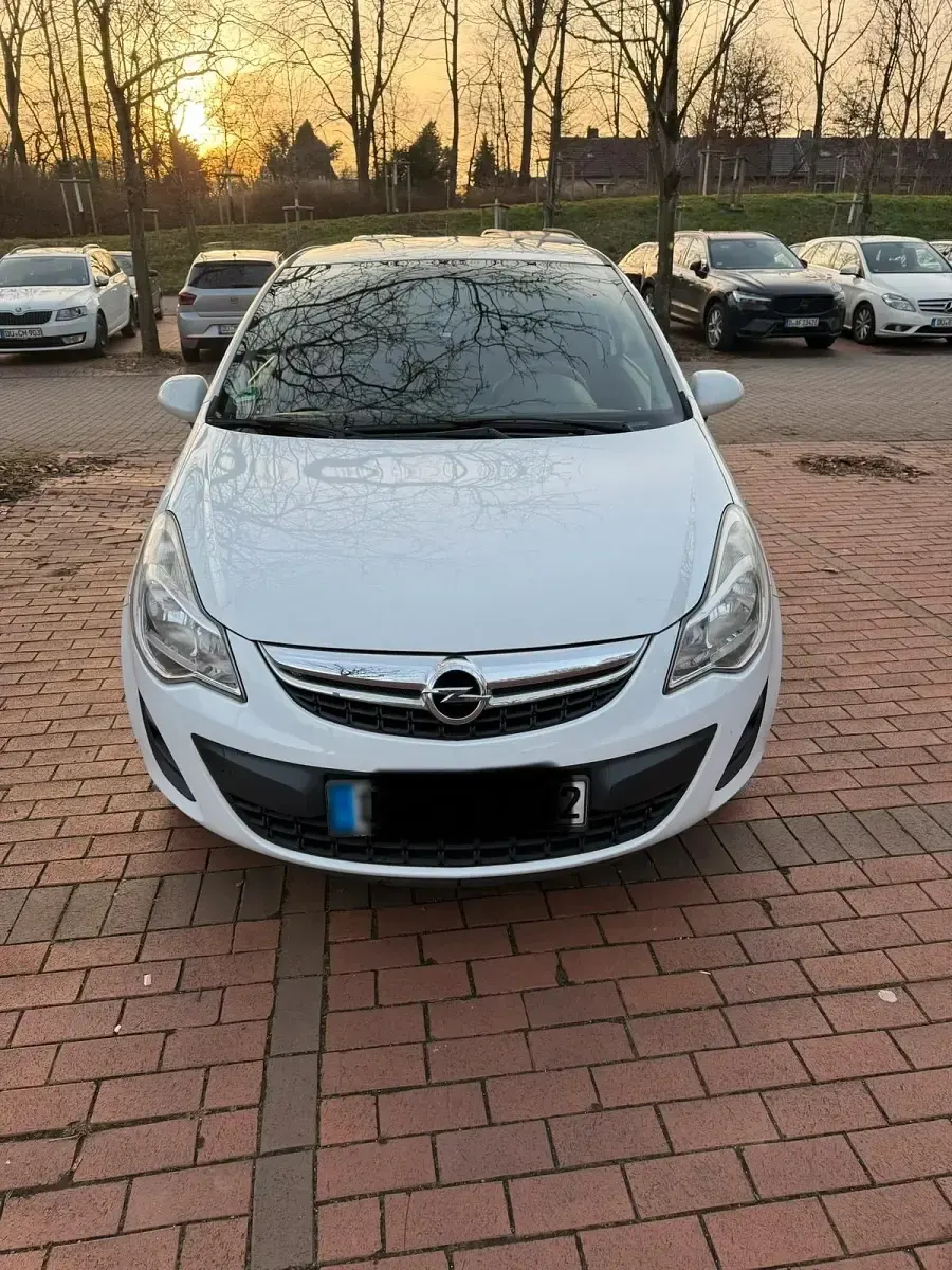 Gebraucht Opel Corsa 60 PS (44 kW) 2011 Weiß Kleinwagen