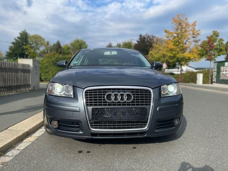 Grau Gebraucht 2005 Audi A3 Limousine | 1.250 € (Superpreis) - Bild 1/4