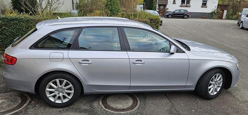 Gebraucht Audi A4 150 PS (110 kW) 2015 Grau Kombi