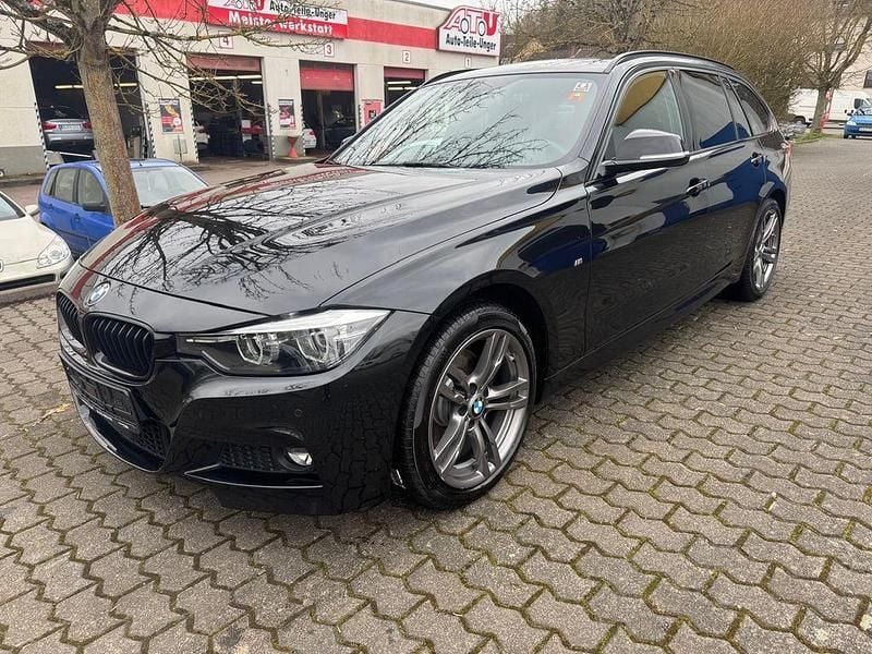 Gebraucht BMW 330 Shadowline 252 PS (185 kW) 2019 Schwarz Kombi