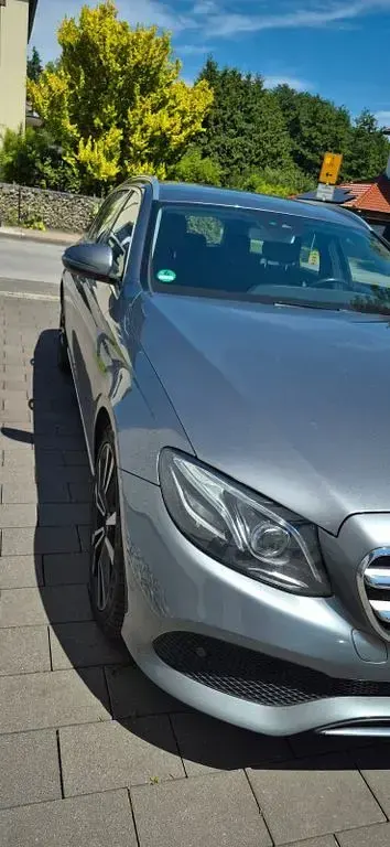 Gebraucht Mercedes E220 Avantgarde 194 PS (142 kW) 2017 Grau Limousine