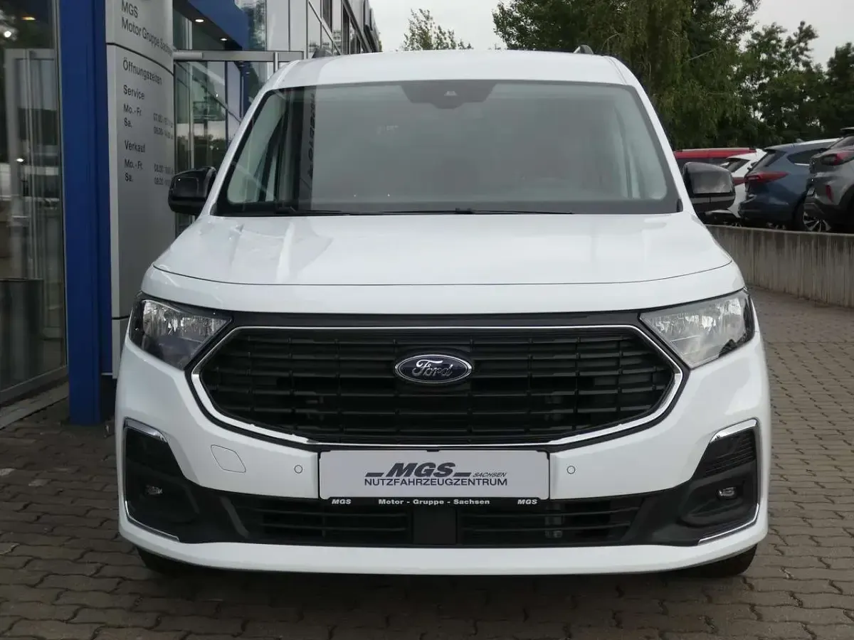 Neu Ford Tourneo Connect Titanium 122 PS (89 kW) 2026 Frozen white Van / Kleinbus